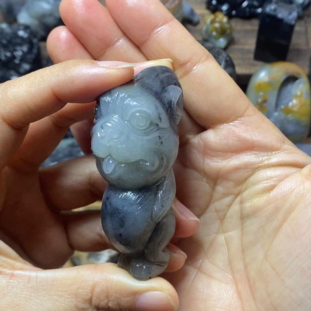 和田玉颈饰未镶嵌最***朵