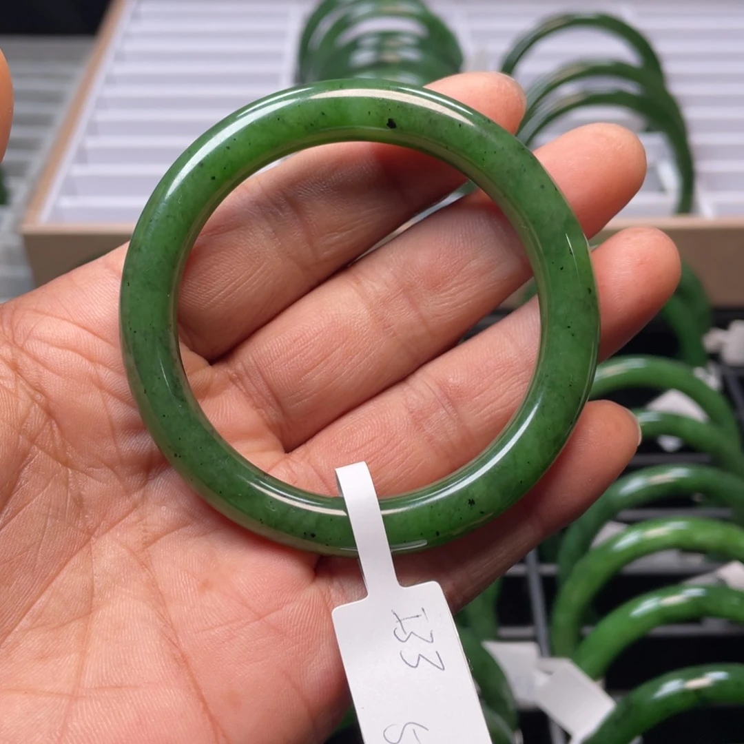 和田玉（碧玉）手镯未镶嵌