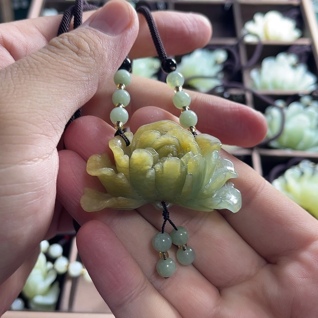 晨***曦蛇纹石玉未镶嵌颈饰