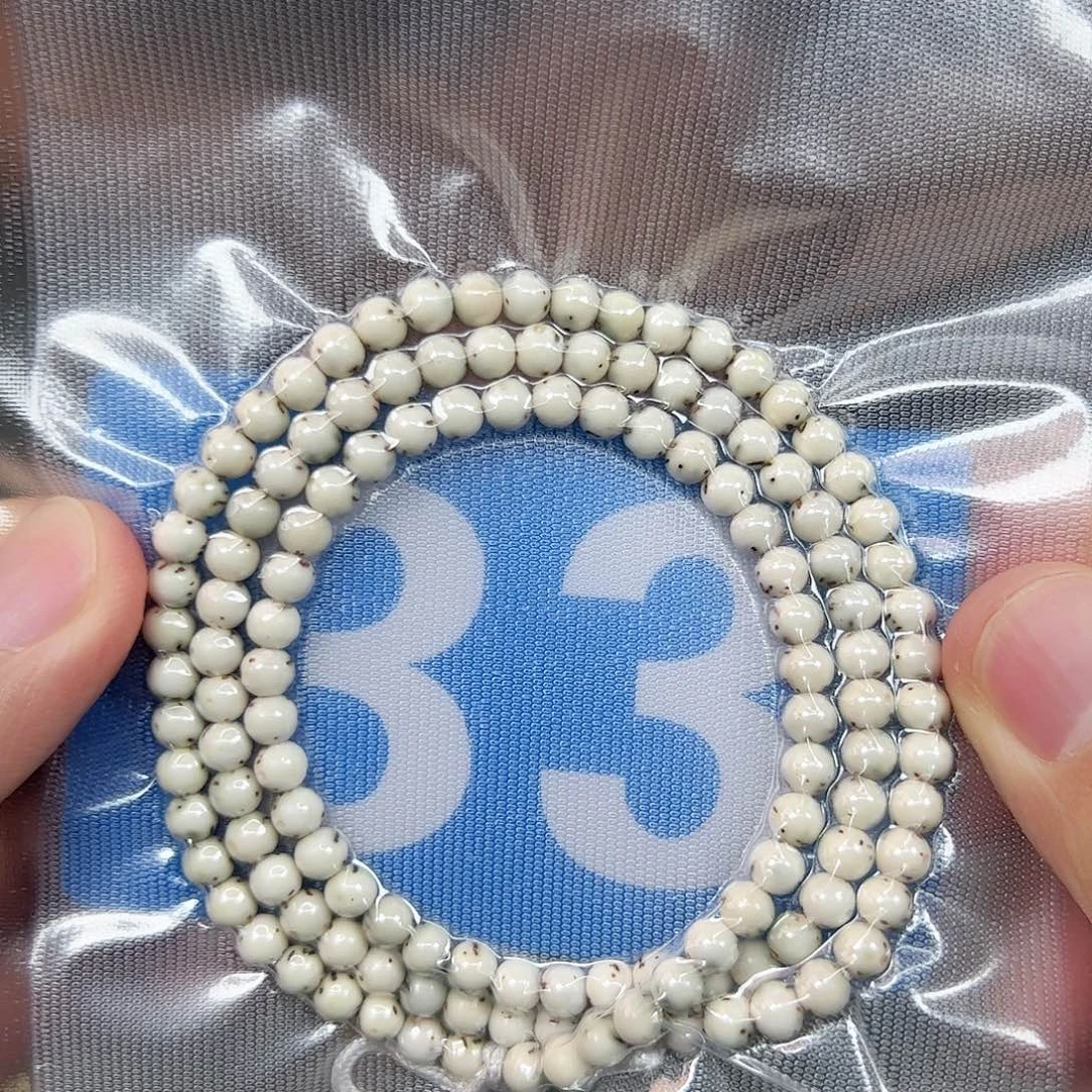 吊坠星月菩提5圆珠脖挂。  33