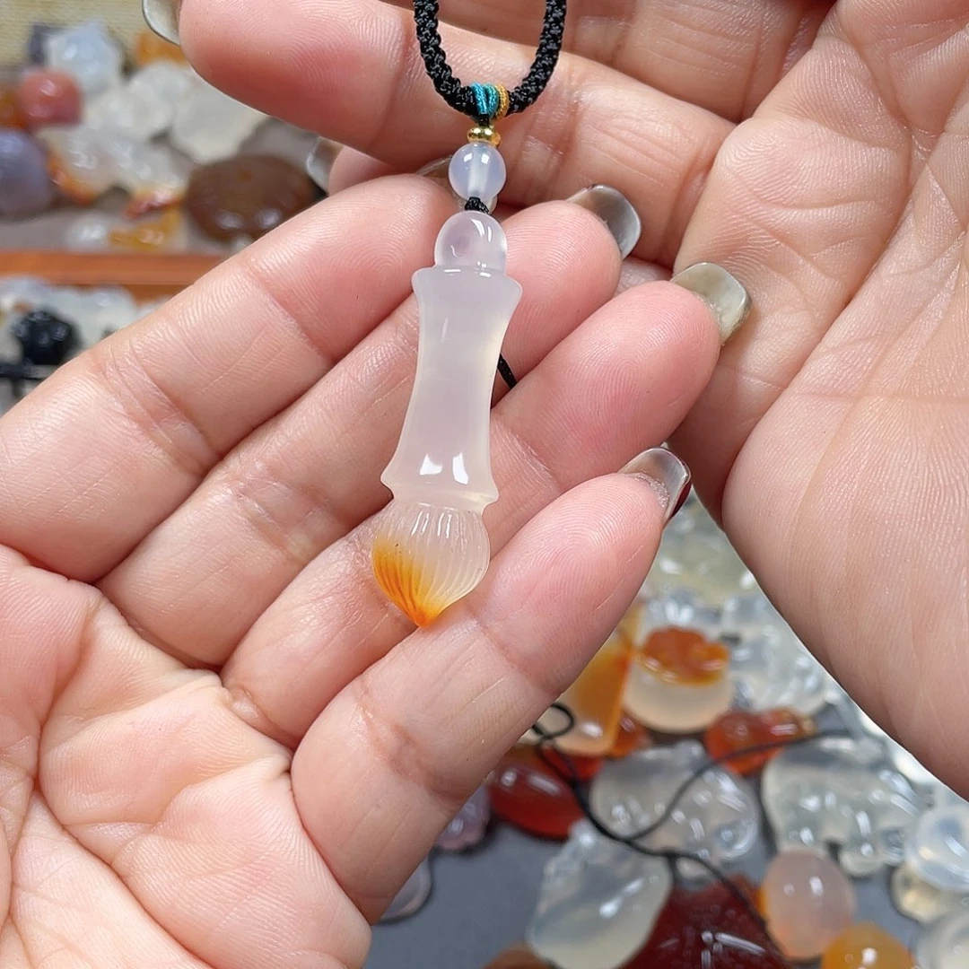 玛瑙/玉髓颈饰未镶嵌白**?