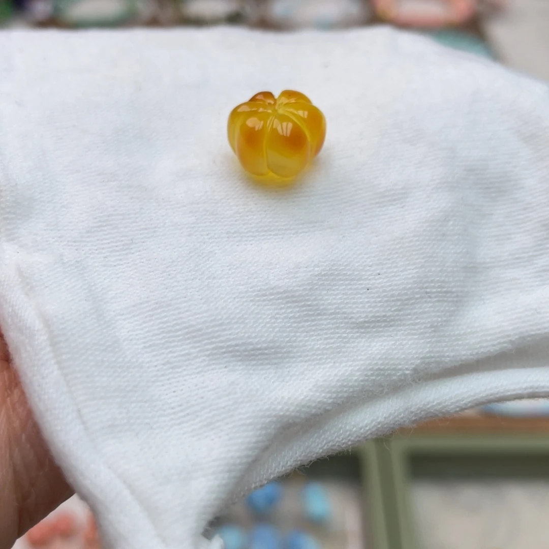 未镶嵌蜜蜡珠宝奇石