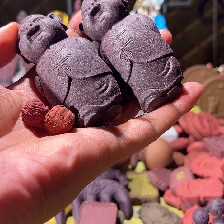 无***锋泥塑两个猪财神加72子茉莉驱蚊小醒狮