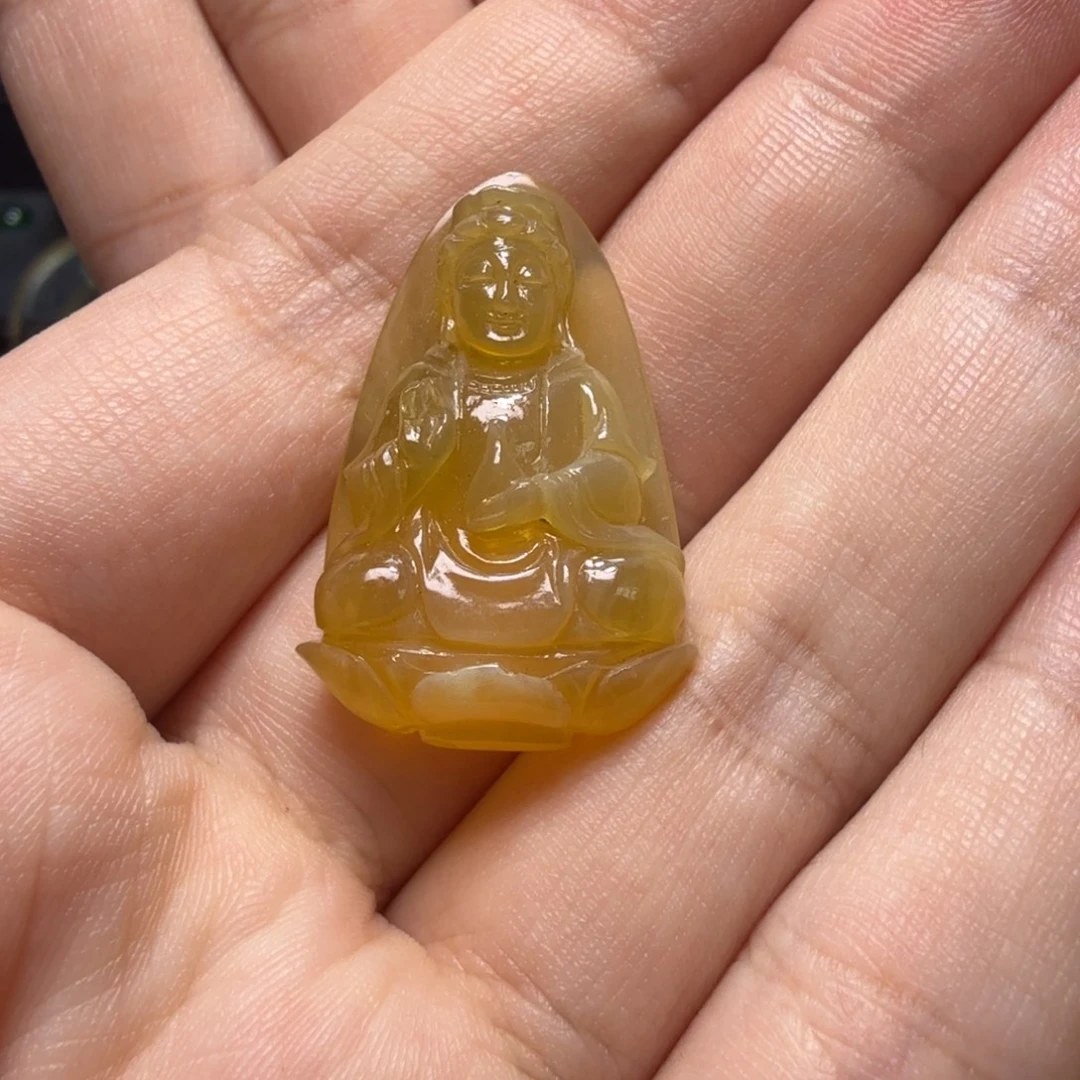 睚****琥珀未镶嵌颈饰吊坠