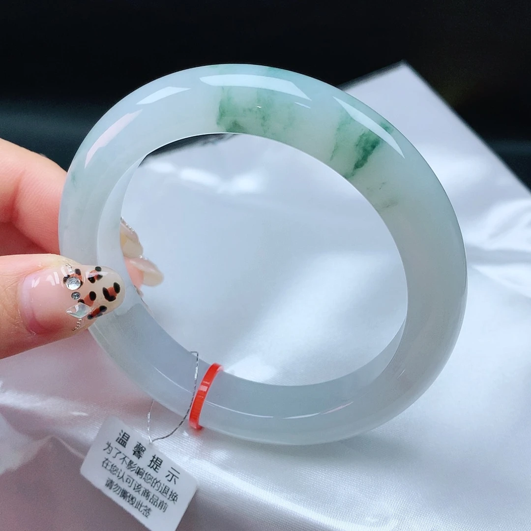 翡翠手镯未镶嵌58圈