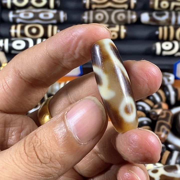 只买单纯的吊坠，没带链子，属的性质。