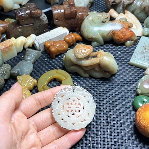 白玉菩提吊坠摆件