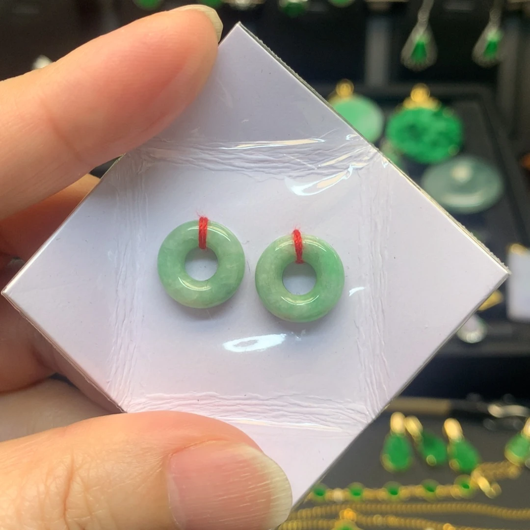 翡翠未镶嵌吊坠(不含链)有纹裂