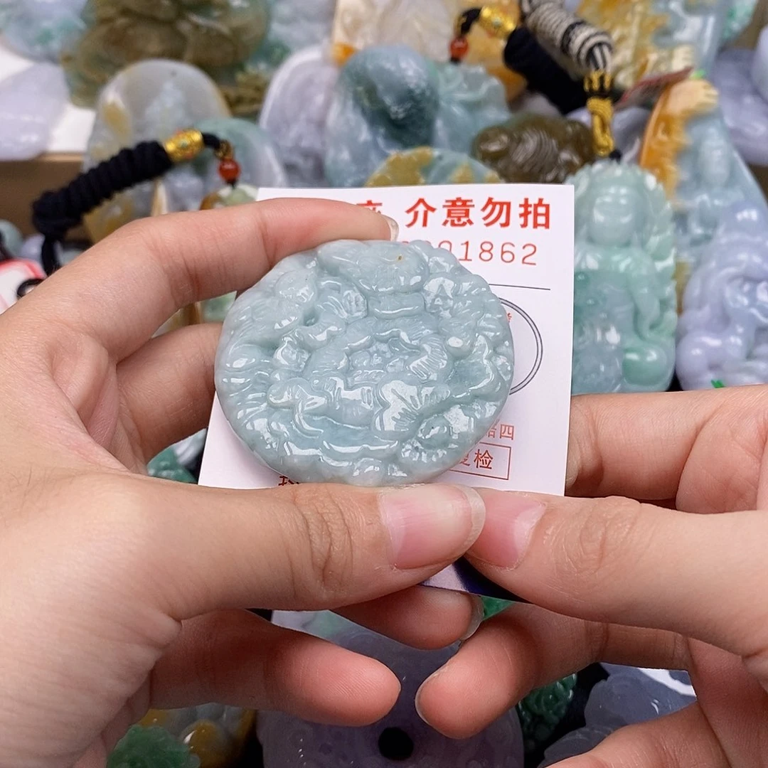 吊坠(不含链)未镶嵌翡翠