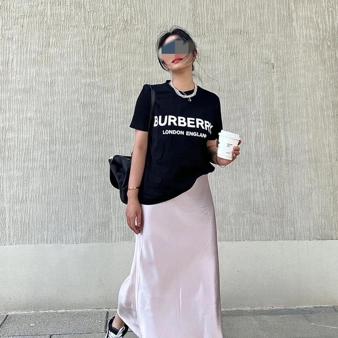 99新 BURBERRY/博柏利 【夏季巨惠】00693 经典字母logo黑色短袖 XS