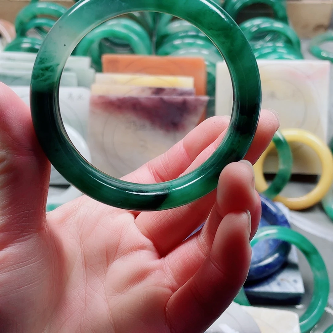 石英质玉手镯未镶嵌泡*