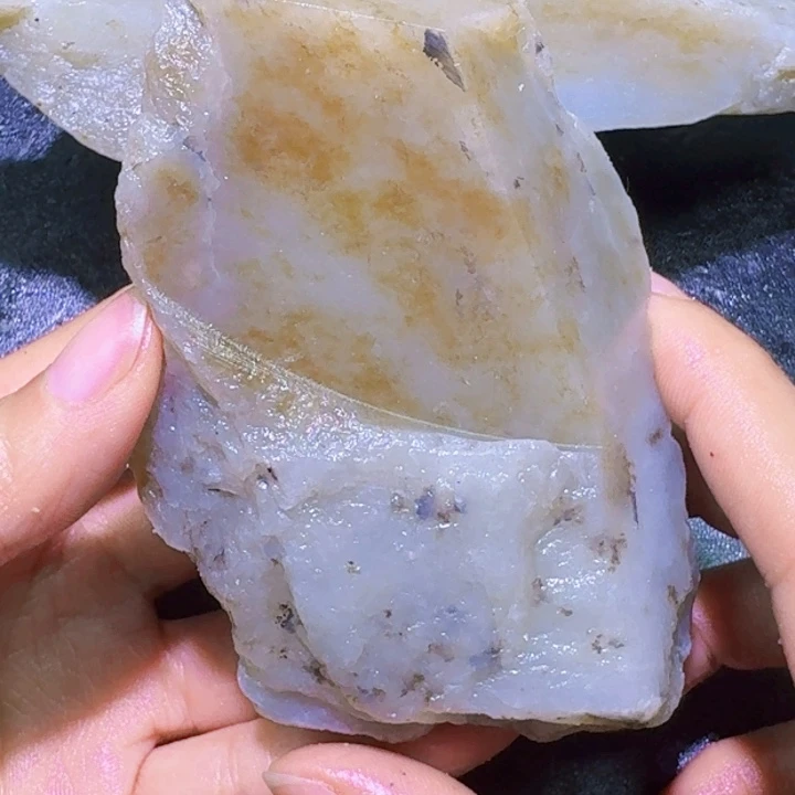 未镶嵌和田玉（糖玉）珠宝半成品