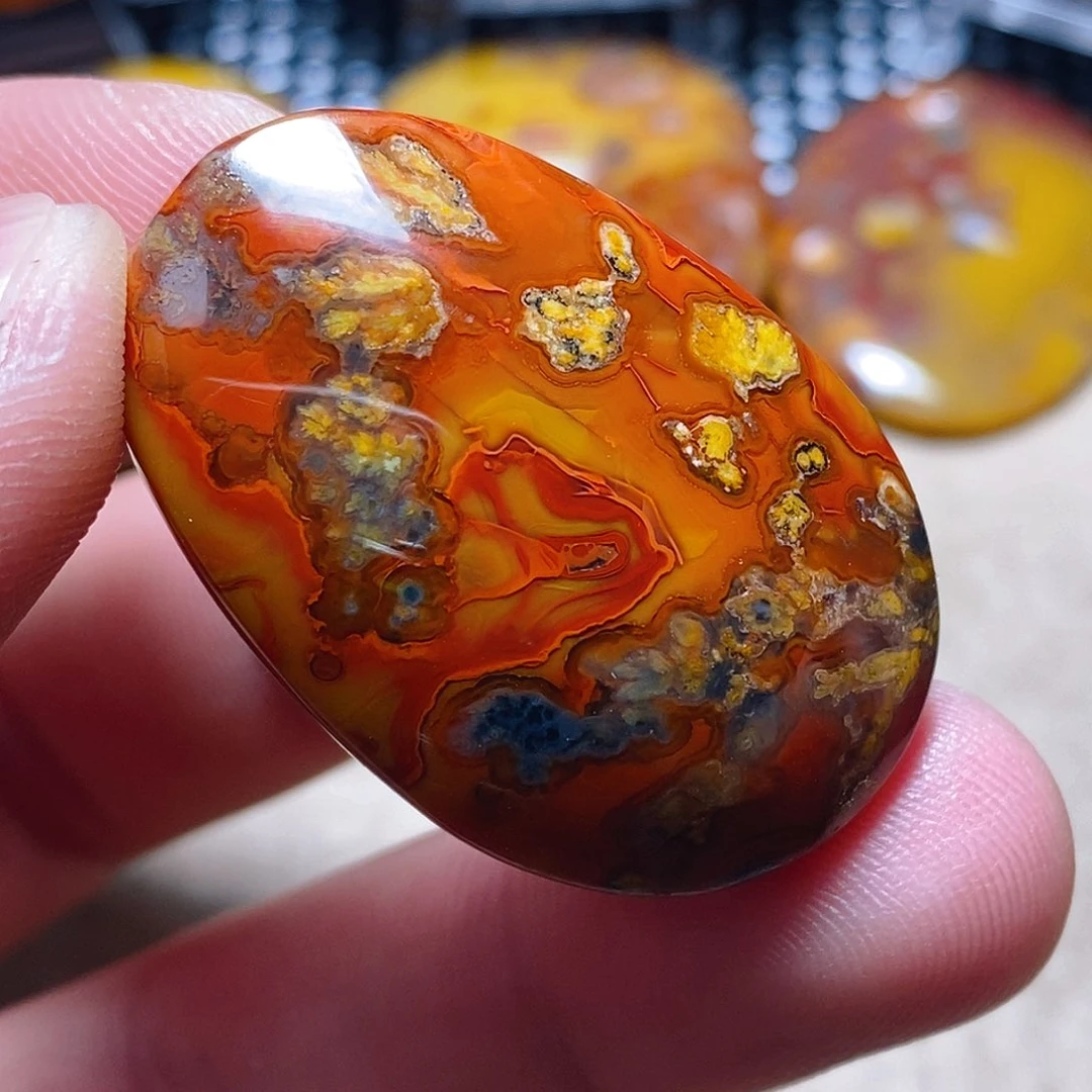 玛瑙/玉髓颈饰未镶嵌墨**香