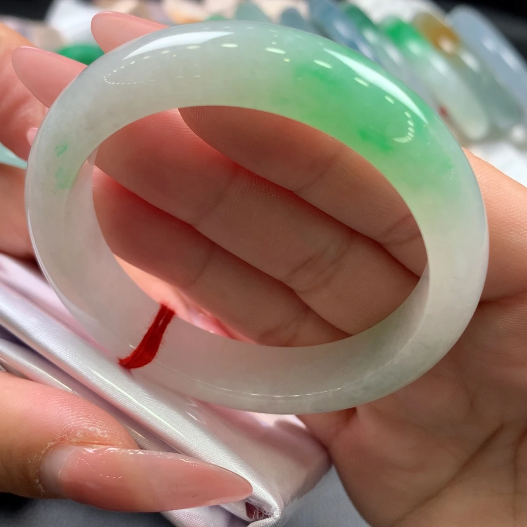 翡翠未镶嵌手镯52.7正圈