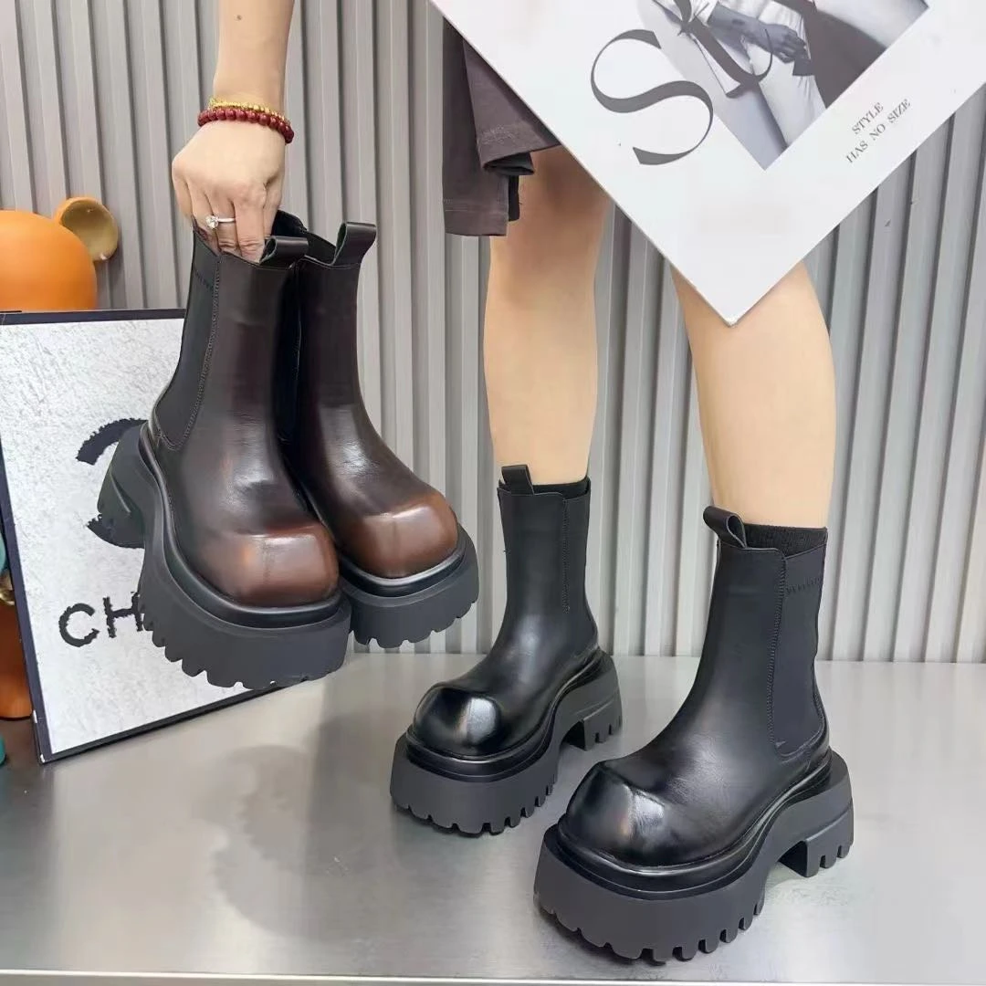 2025年新款切尔西英伦风复古额头套筒烟筒靴女小个子增高厚底短靴