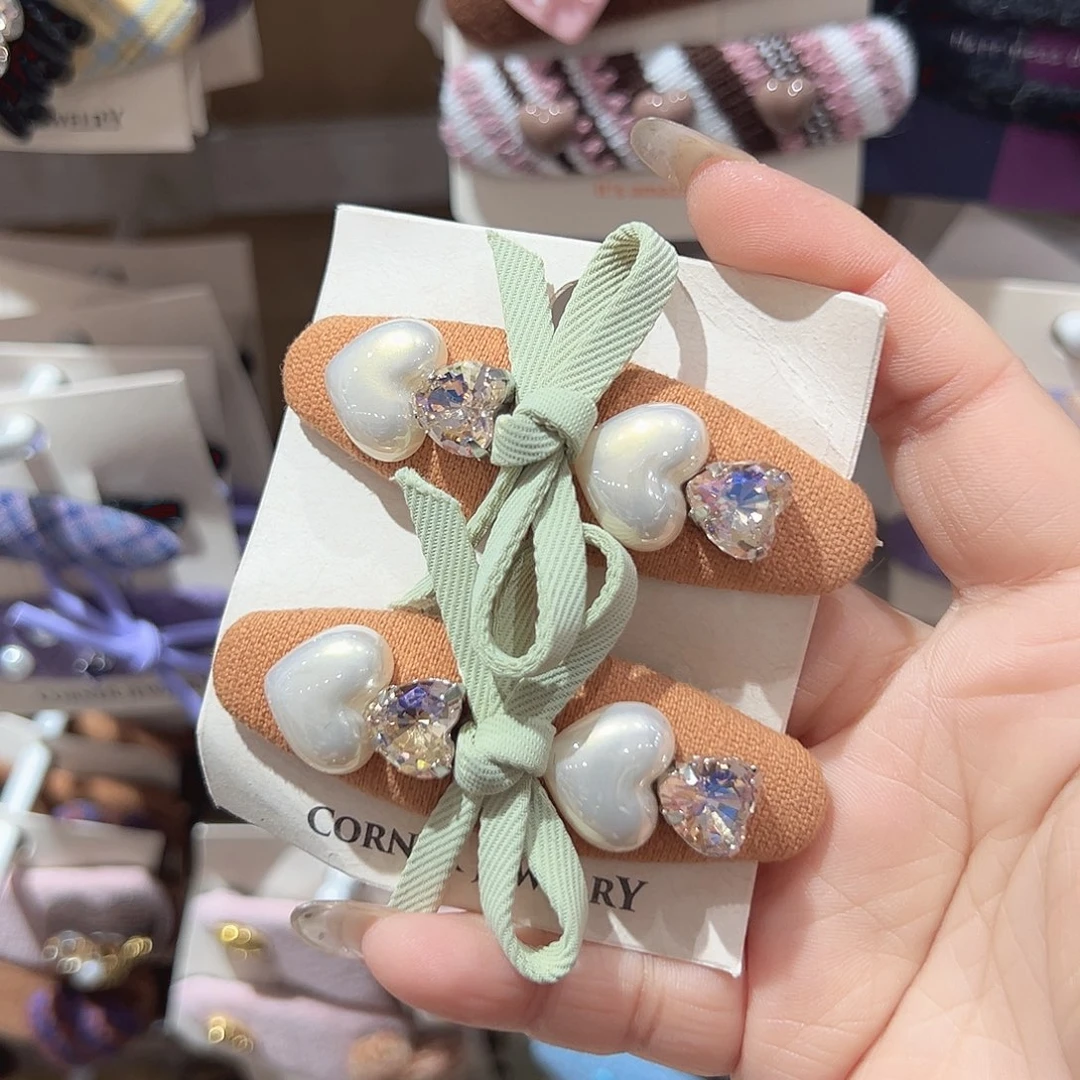 非金属绿色蝴蝶结爱心掰掰