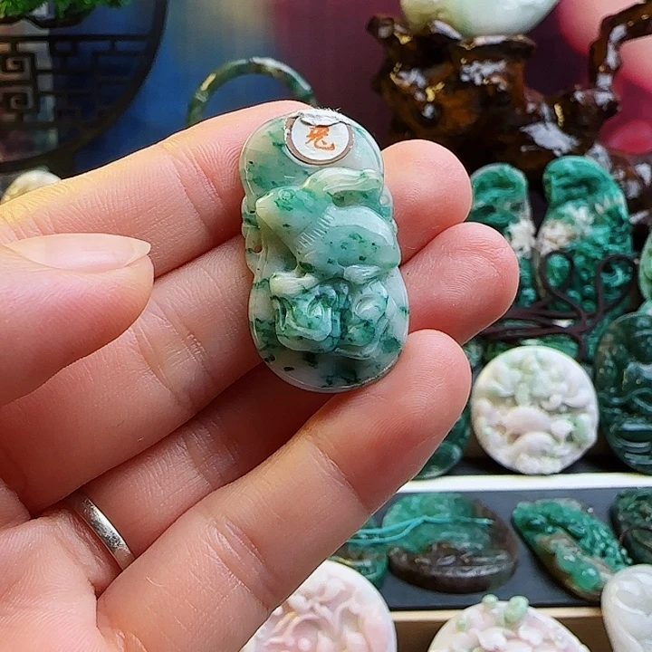 未镶嵌独山玉颈饰
