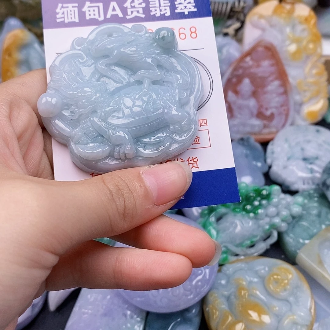 吊坠(不含链)未镶嵌翡翠