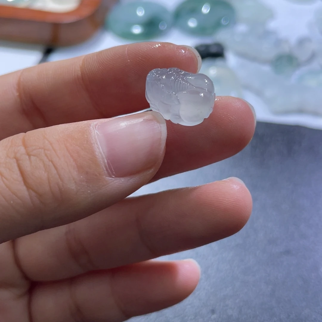 定制翡翠未镶嵌貔貅