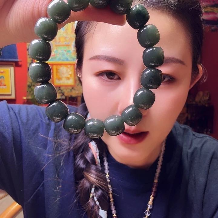 吊坠在在在在在在在在