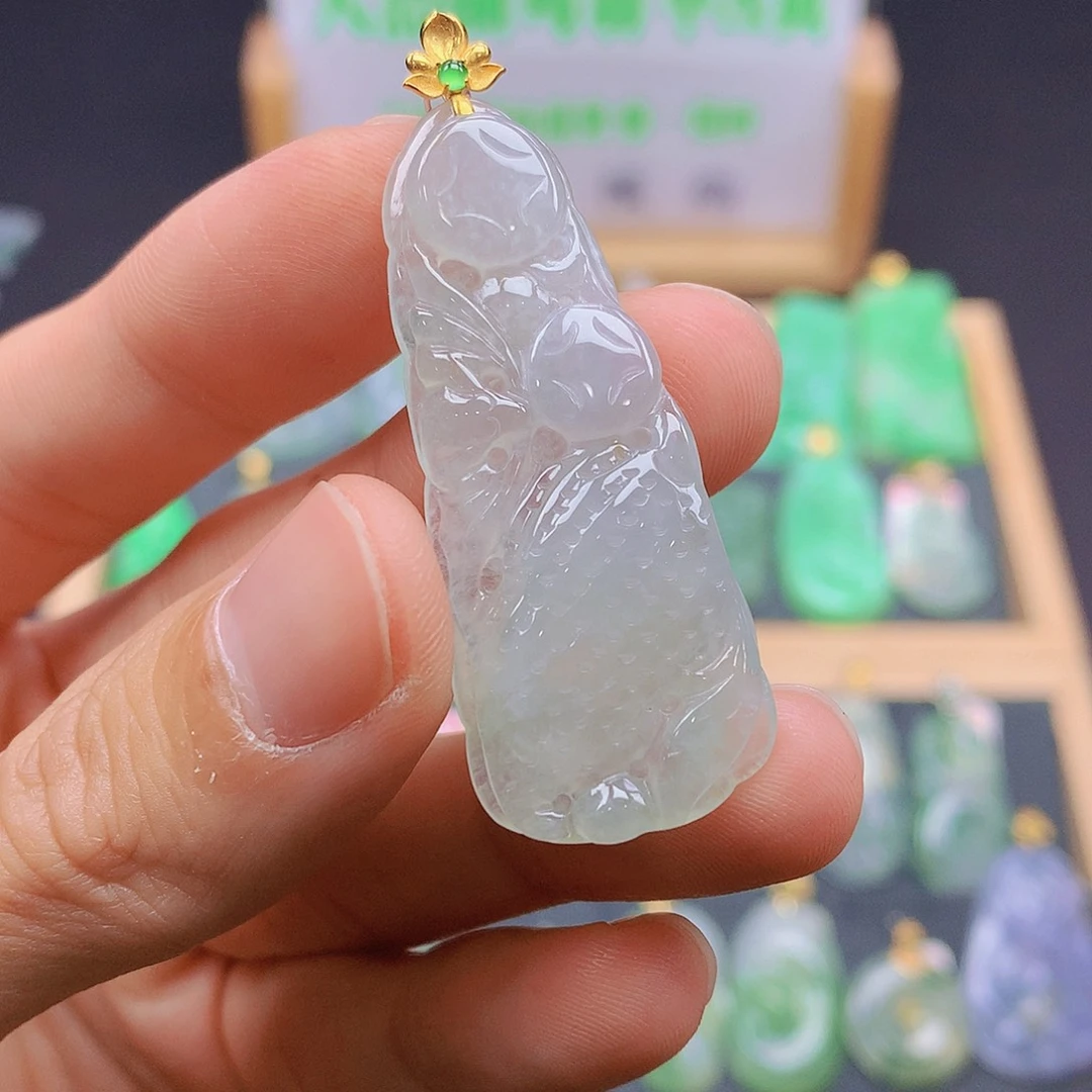 翡翠18K金镶嵌颈饰翡翠