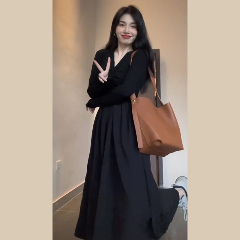 E918法式赫本风黑色小个子长袖针织连衣裙子女夏季2025新款长裙