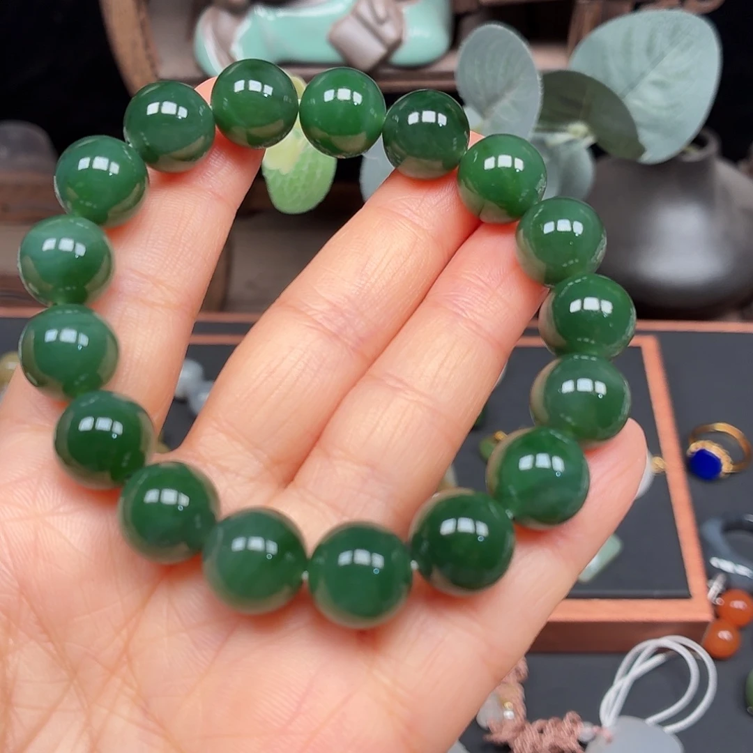 莉***丽和田玉（碧玉）未镶嵌手串