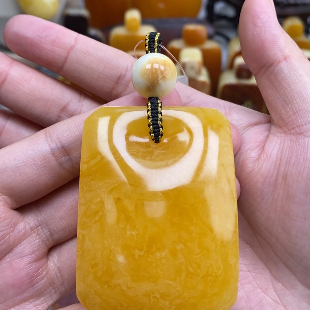 蜜蜡未镶嵌珠宝奇石