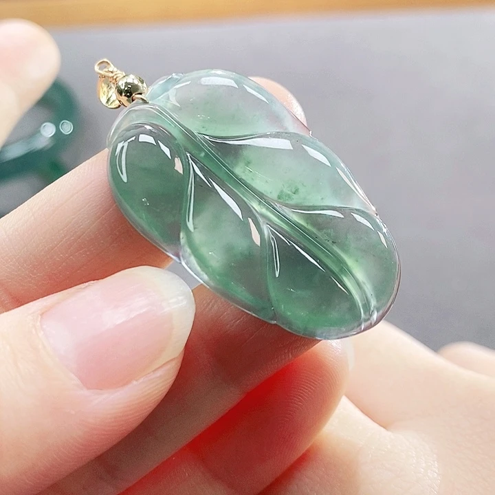 翡翠未镶嵌手镯（圆镯）