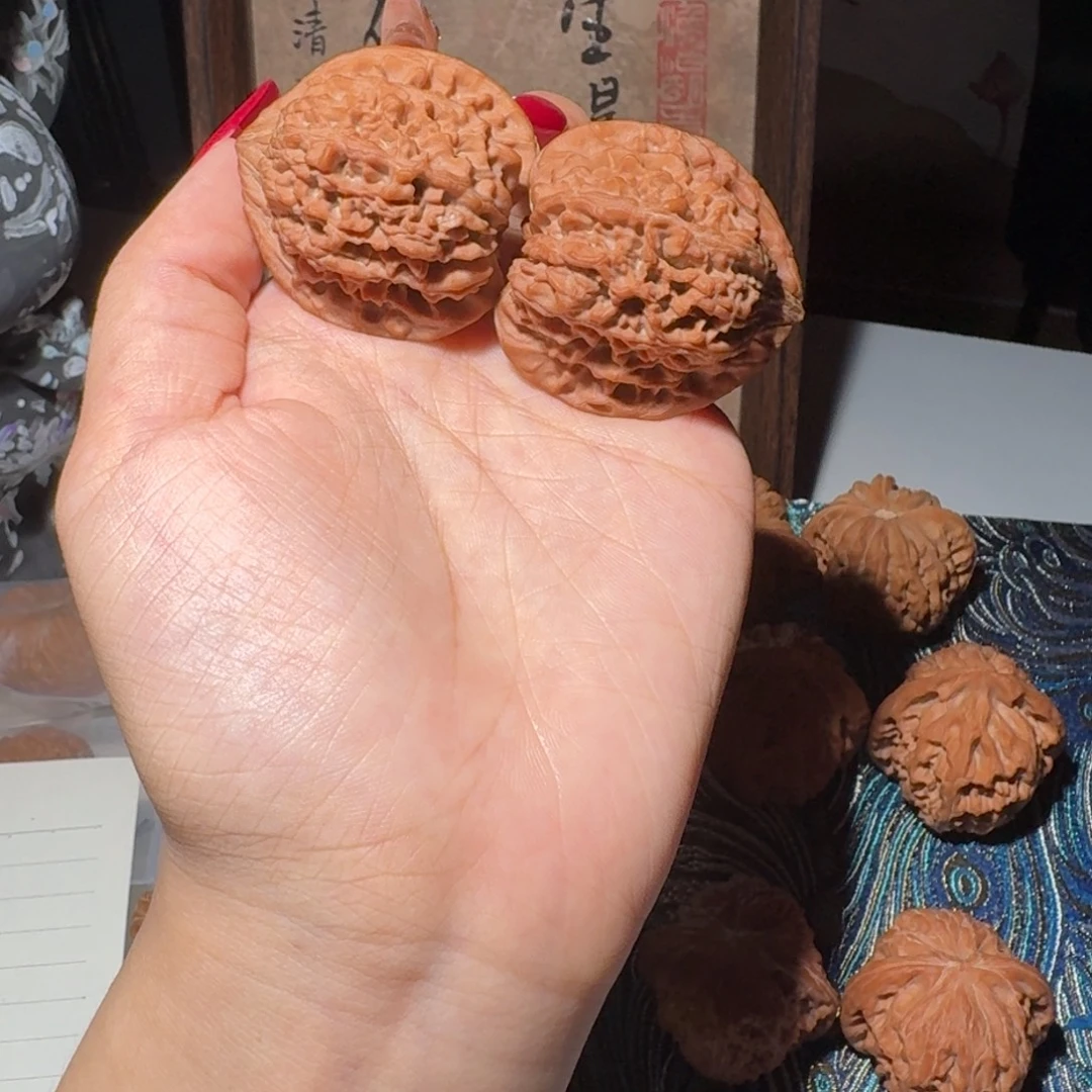 文玩核桃吊坠满天星全品红皮40尺