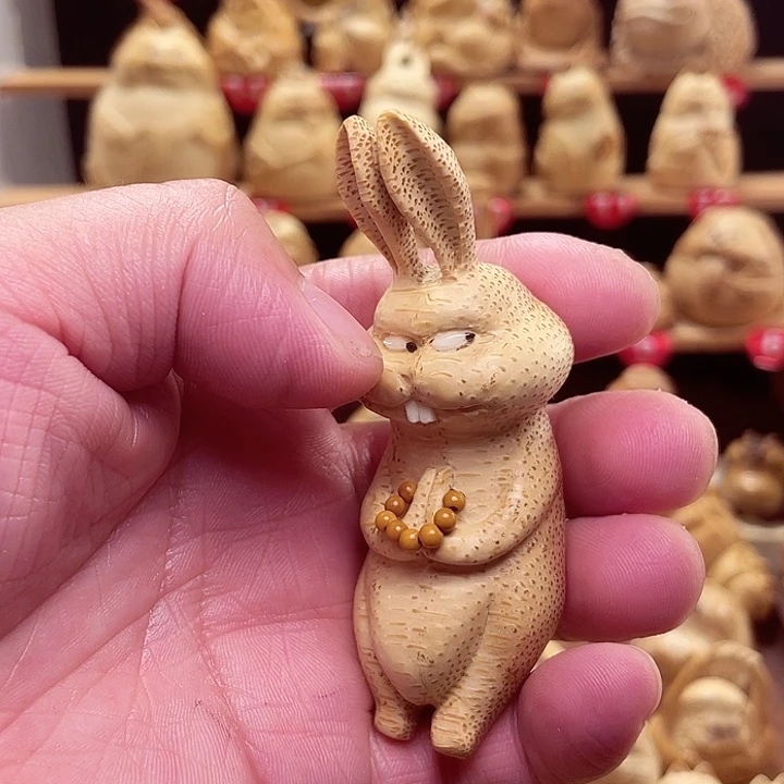 玙***棽竹 竹根雕兔子手把件