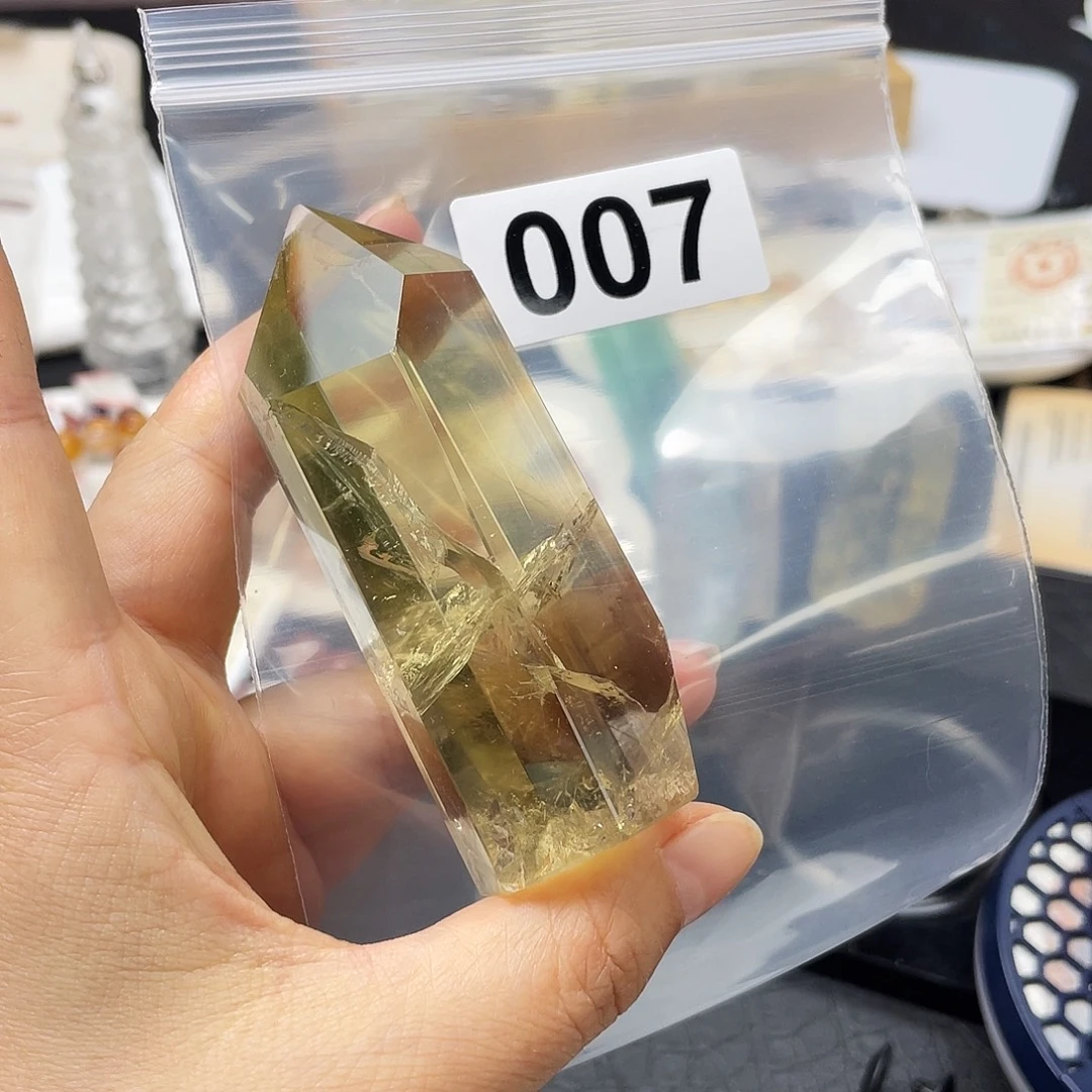 手串未镶嵌水晶摆件007。