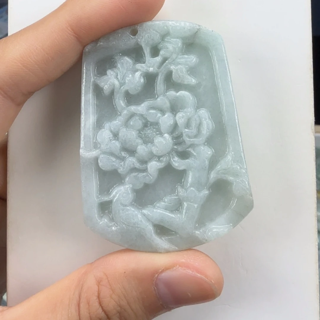 翡翠挂件未镶嵌翡翠