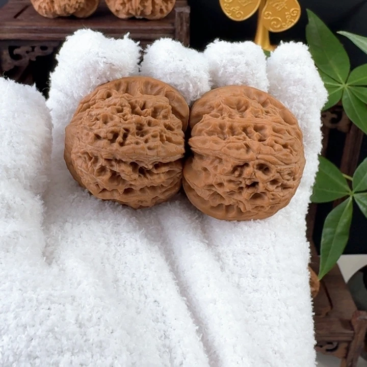 文玩核桃把件：龙洞峪全品无修. 40/38/35