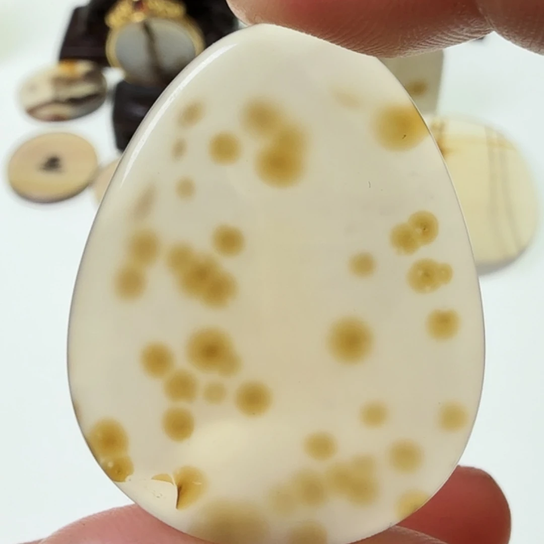 玛瑙/玉髓未镶嵌珠宝半成品