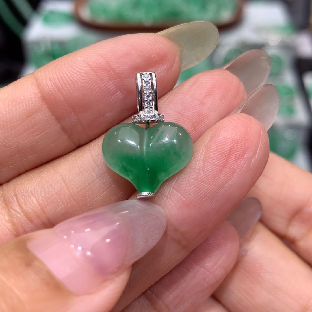 颈饰银S925镶嵌石英质玉（非洲翠）