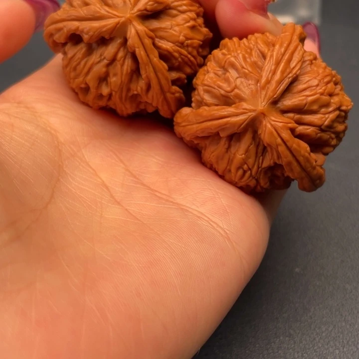 M***I吊坠文玩核桃白狮子