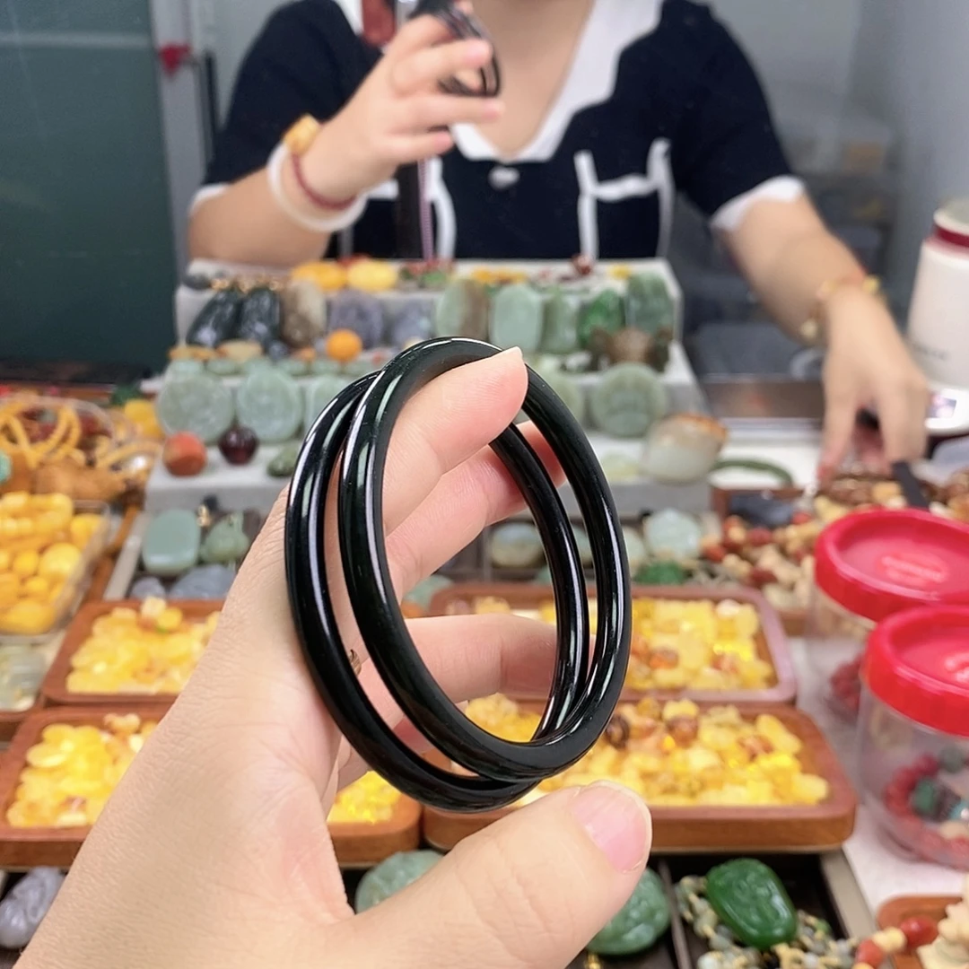 颈饰未镶嵌和田玉（糖玉）