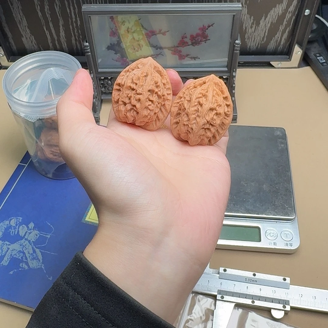 把件核桃红锦鲤40