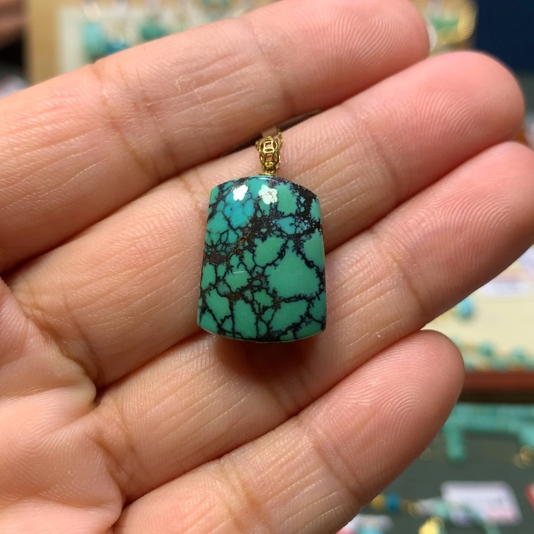 绿松石18K金镶嵌挂件