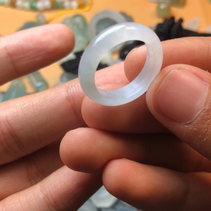 定制翡翠未镶嵌挂件