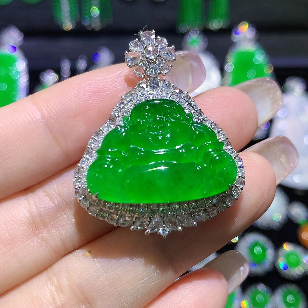 翡翠18K金镶嵌颈饰高冰满绿一刀切