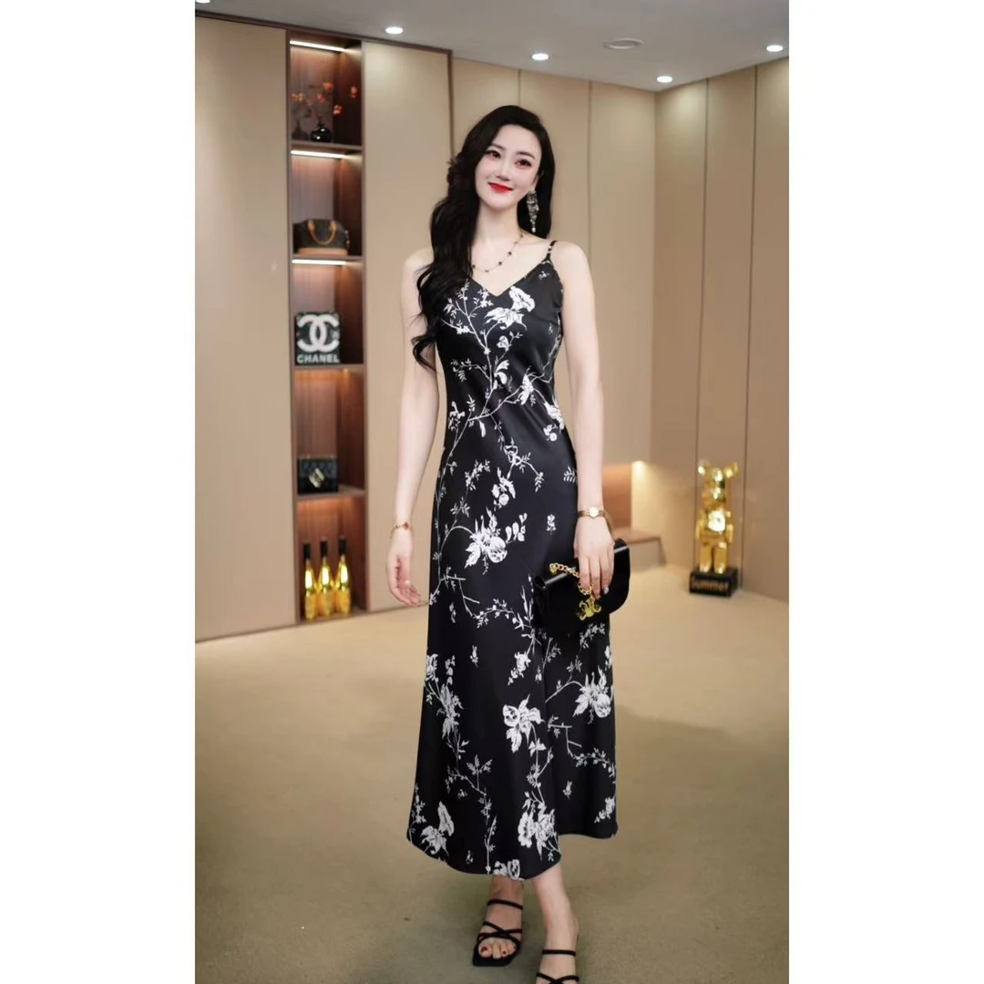 高端连衣裙女夏季新款时尚圆领印花气质长款显瘦吊带连衣裙