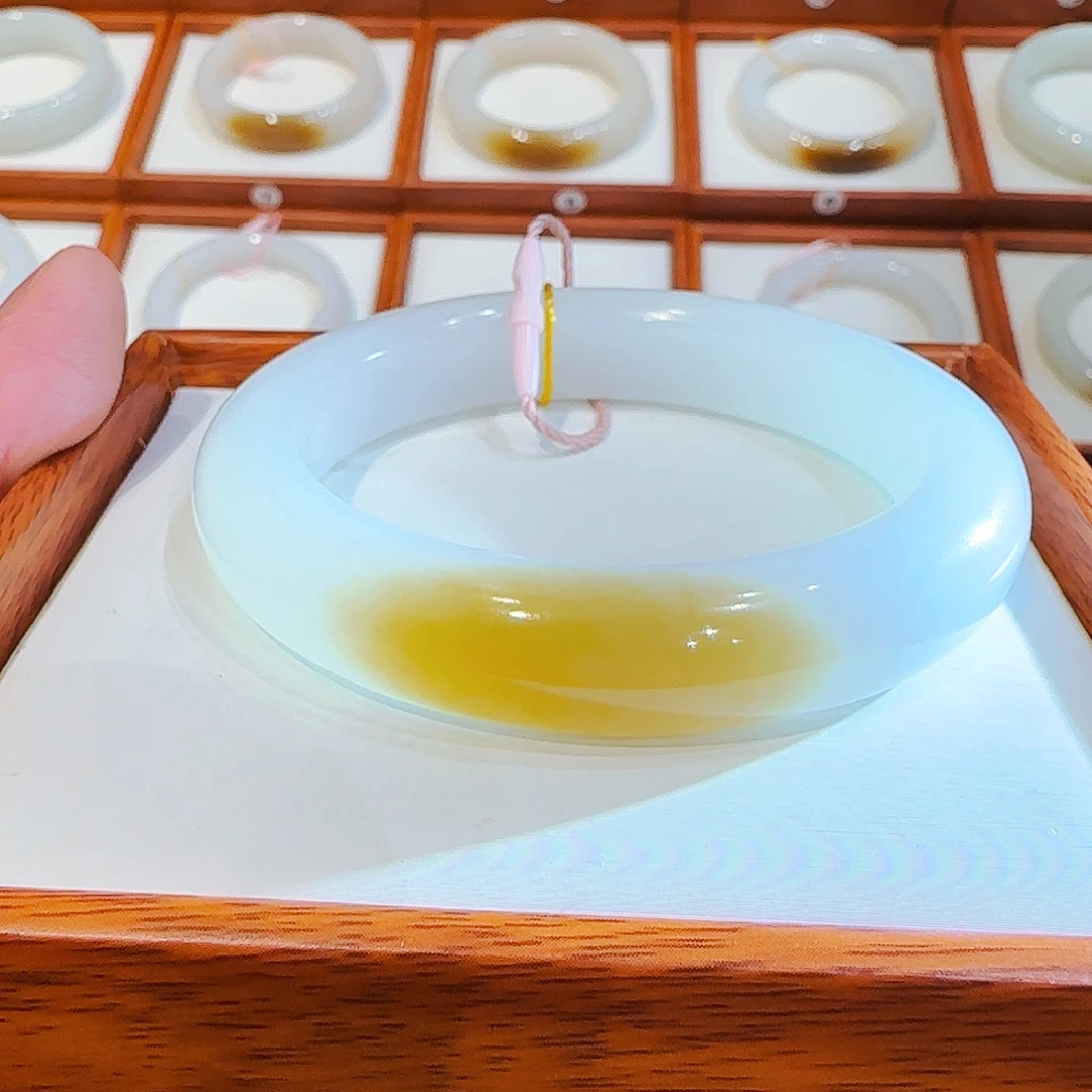 未镶嵌手镯和田玉且末一口金蜜糖53 54 55
