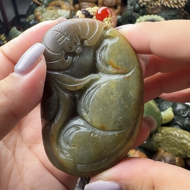 透闪石质玉未镶嵌珠宝奇石