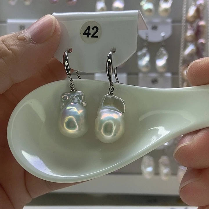 夏***8淡水珍珠颈饰银S925镶嵌42