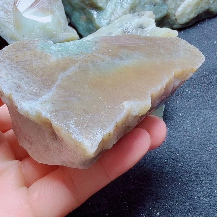 未镶嵌和田玉（糖玉）珠宝半成品