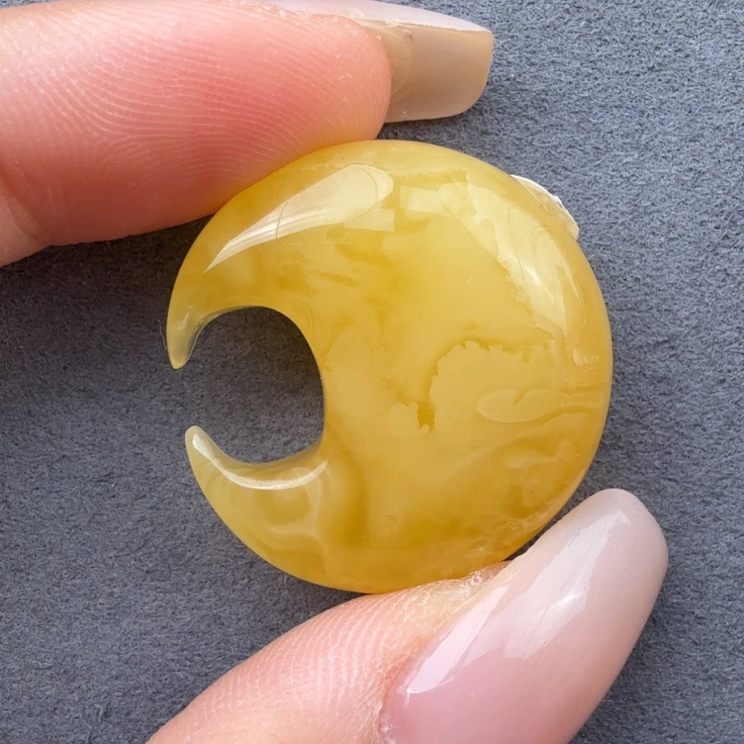 未镶嵌琥珀裸石4.57卡