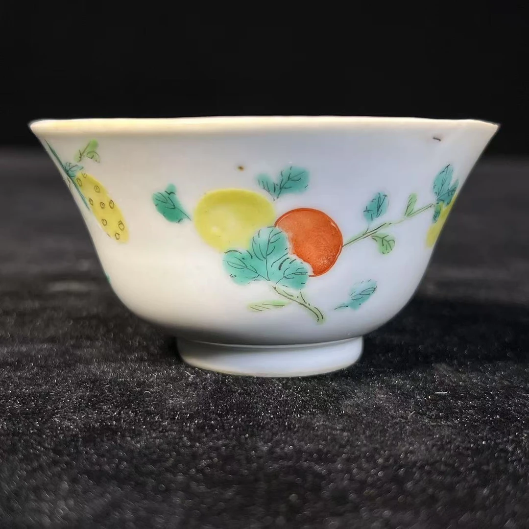 清代 Lot7: 五彩折枝花果纹茶圆 D：8.8cm