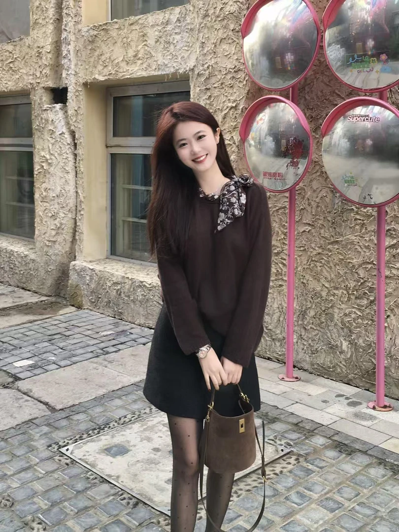 2025秋季新款韩系复古飘带长袖针织衫女绝美上衣百搭半身裙套装